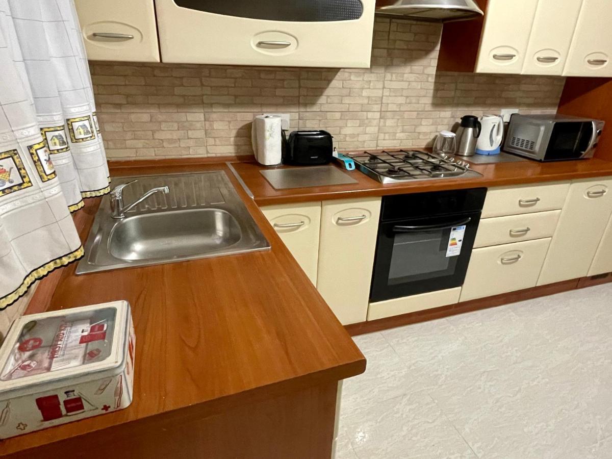 Regent Court - 3 Bedroom Apartment Within Walking Distance From Seafront San Pawl il-Baħar Zewnętrze zdjęcie