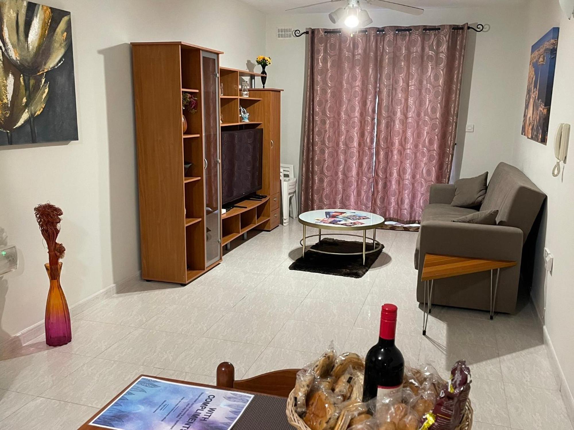 Regent Court - 3 Bedroom Apartment Within Walking Distance From Seafront San Pawl il-Baħar Zewnętrze zdjęcie
